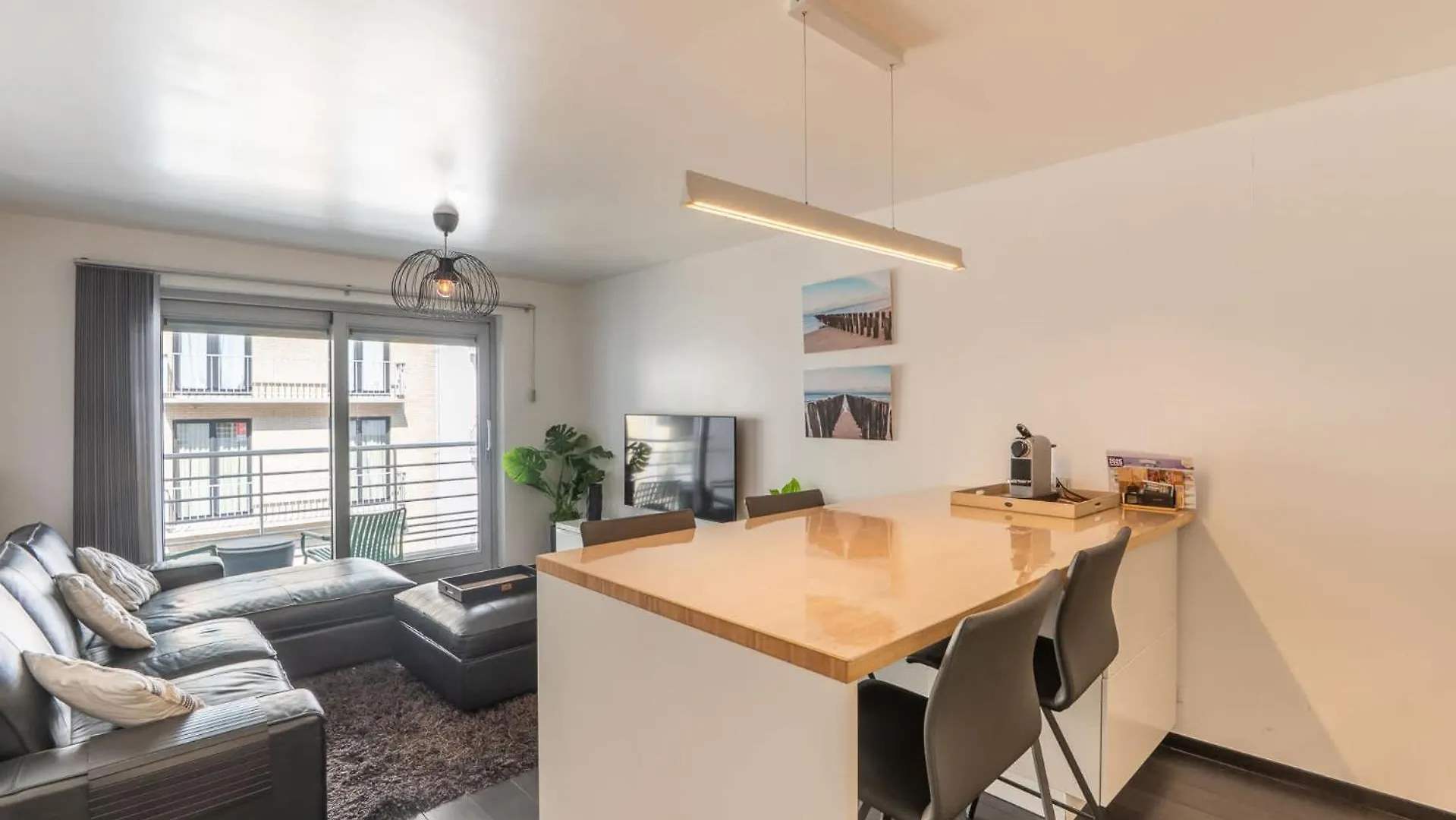 Perfectly Situated 2Br Apartment Near The Beach Ostend