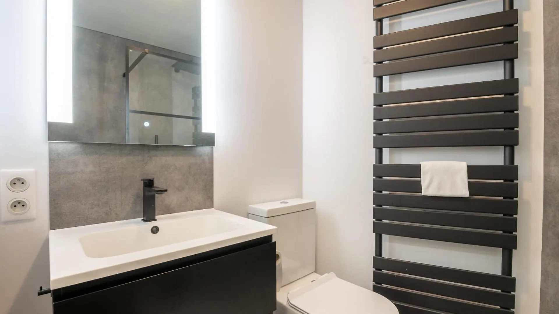 Perfectly Situated 2Br Apartment Near The Beach Ostend