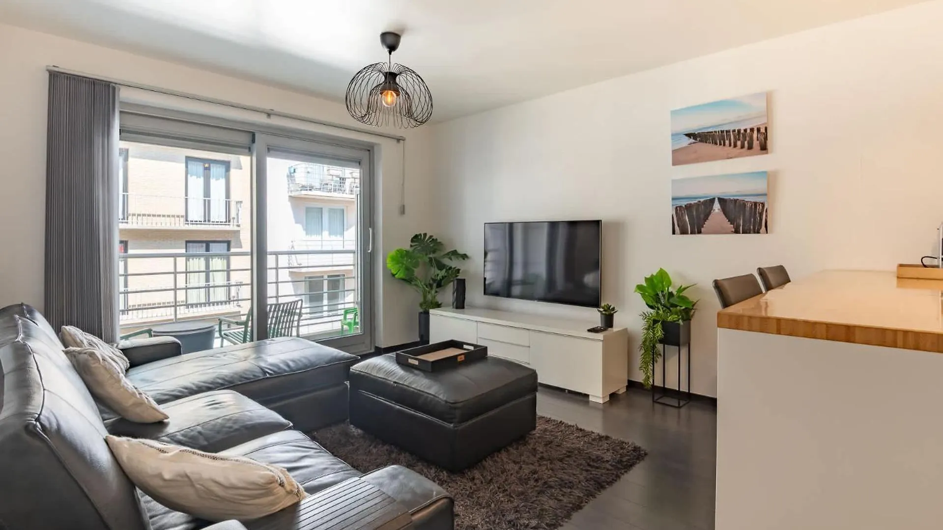 Perfectly Situated 2Br Apartment Near The Beach Ostend