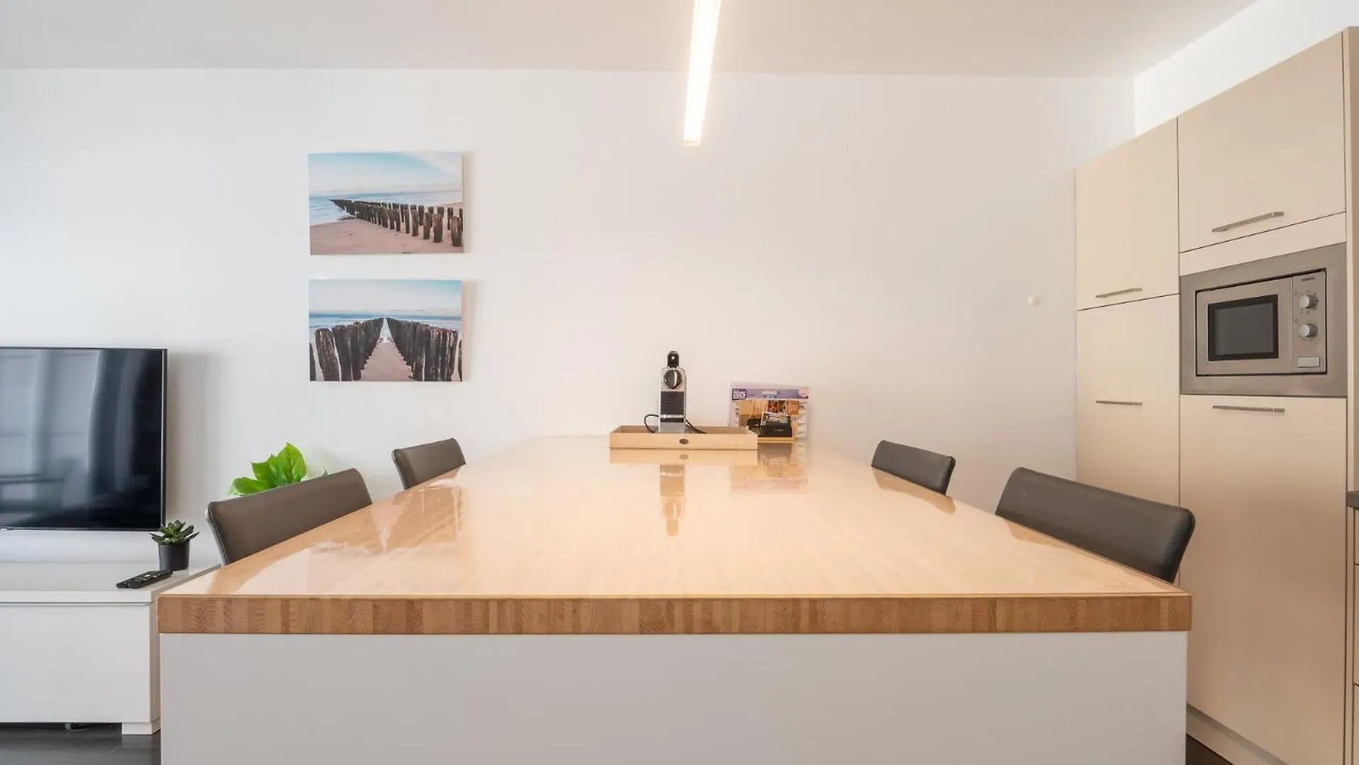 Perfectly Situated 2Br Apartment Near The Beach Ostend